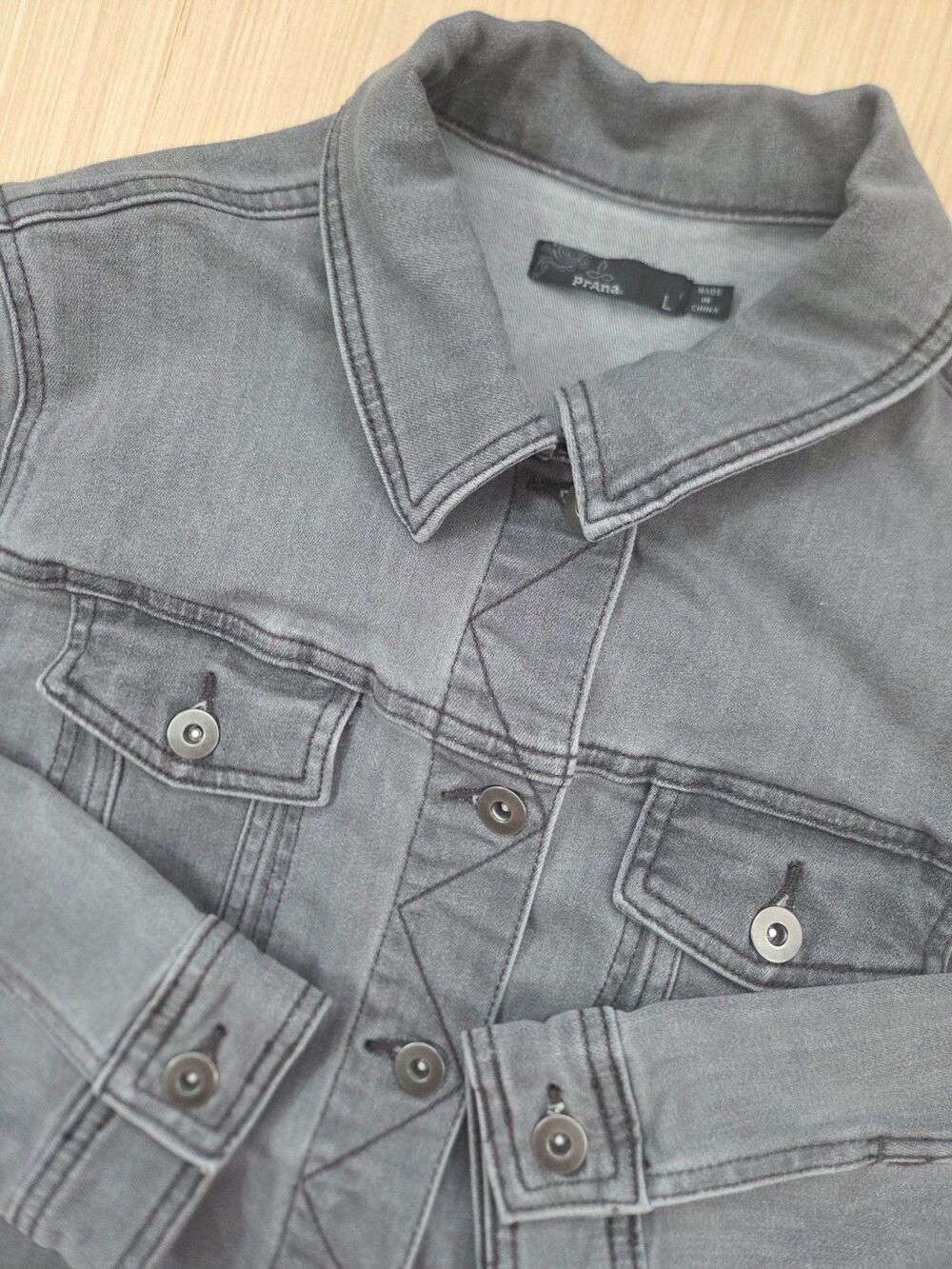 Prana Jacket Women'a Large Gray Trucker Denim Jacket Gray Stretch Button Down